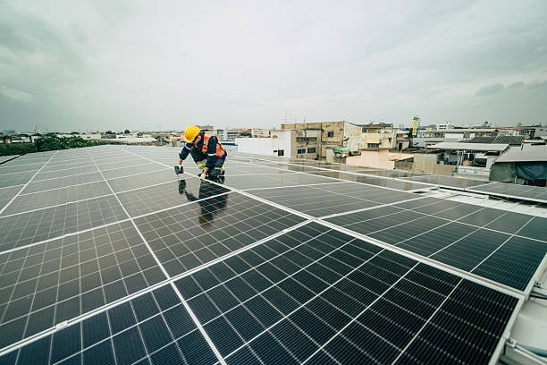 Top Benefits of Hiring a Commercial Solar Company in Phoenix, Arizona